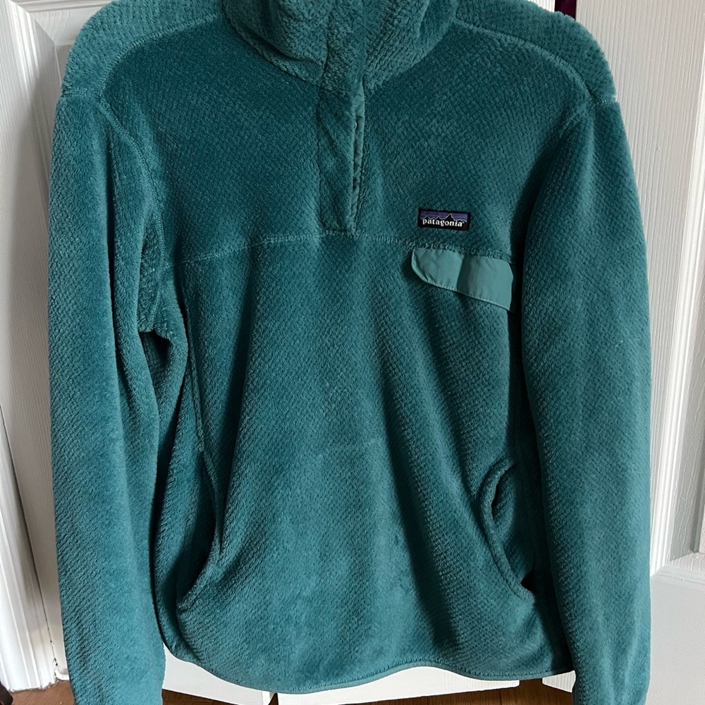 Patagonia XL fleece pullover.